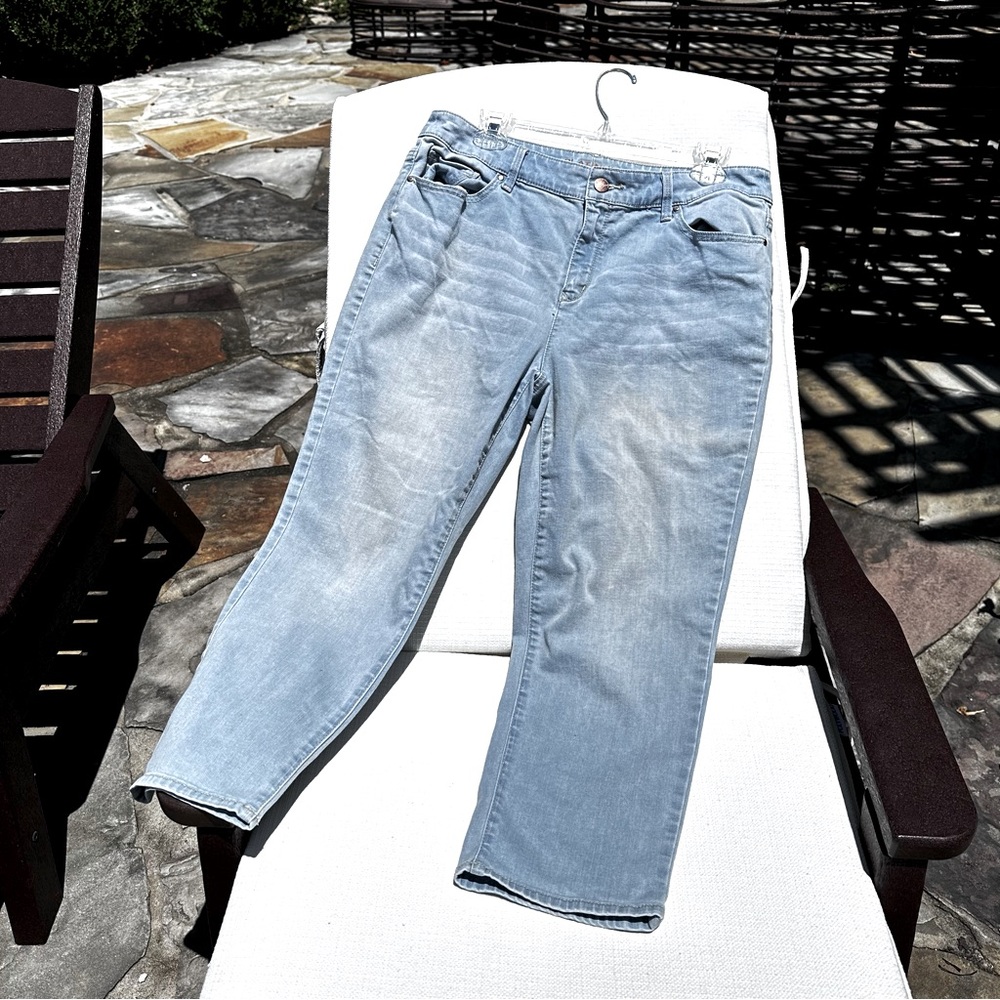 Chico’s Platinum Crop SZ 1 (8-10) like New